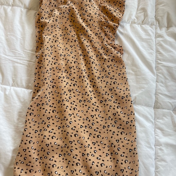 THML Women’s sleeveless cheetah print top - Picture 4 of 6